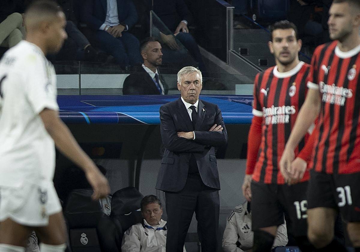 Ancelotti evita responder a Mina Bonino y levanta la mano: «Me parecería normal que se me cuestionara»