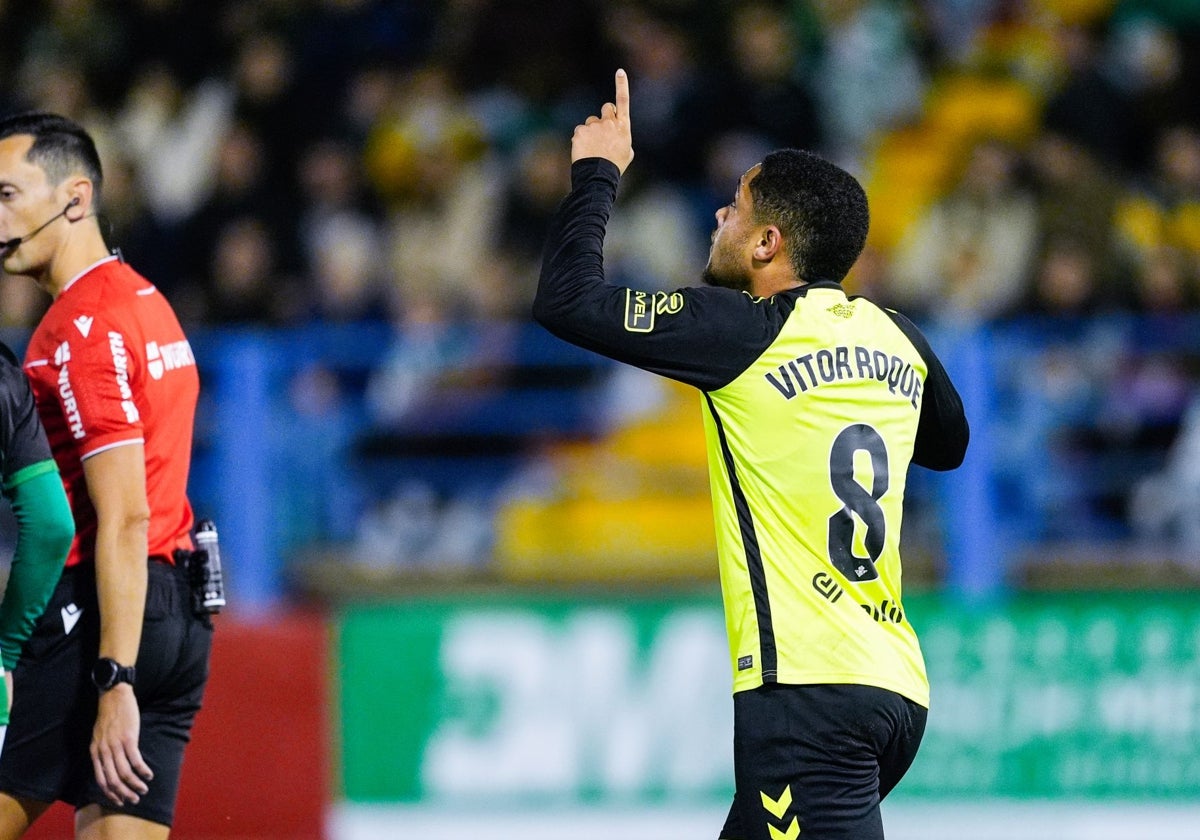 Vitor Roque celebra un gol en la Copa del Rey