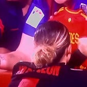¿Se negó Mapi León a firmar un autógrafo en una camiseta de la selección?