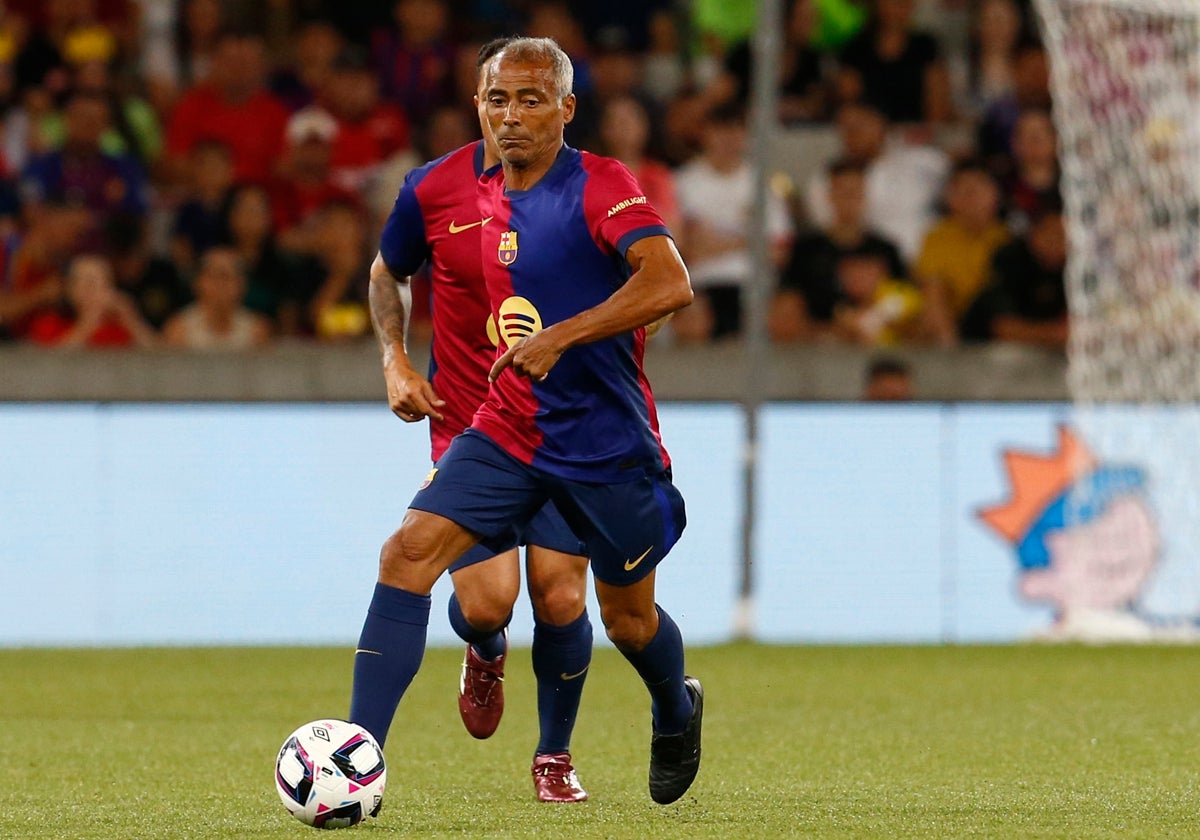 Romário durante el partido benéfico entre Barcelona y Pelé Pequeño Príncipe en Curitiba