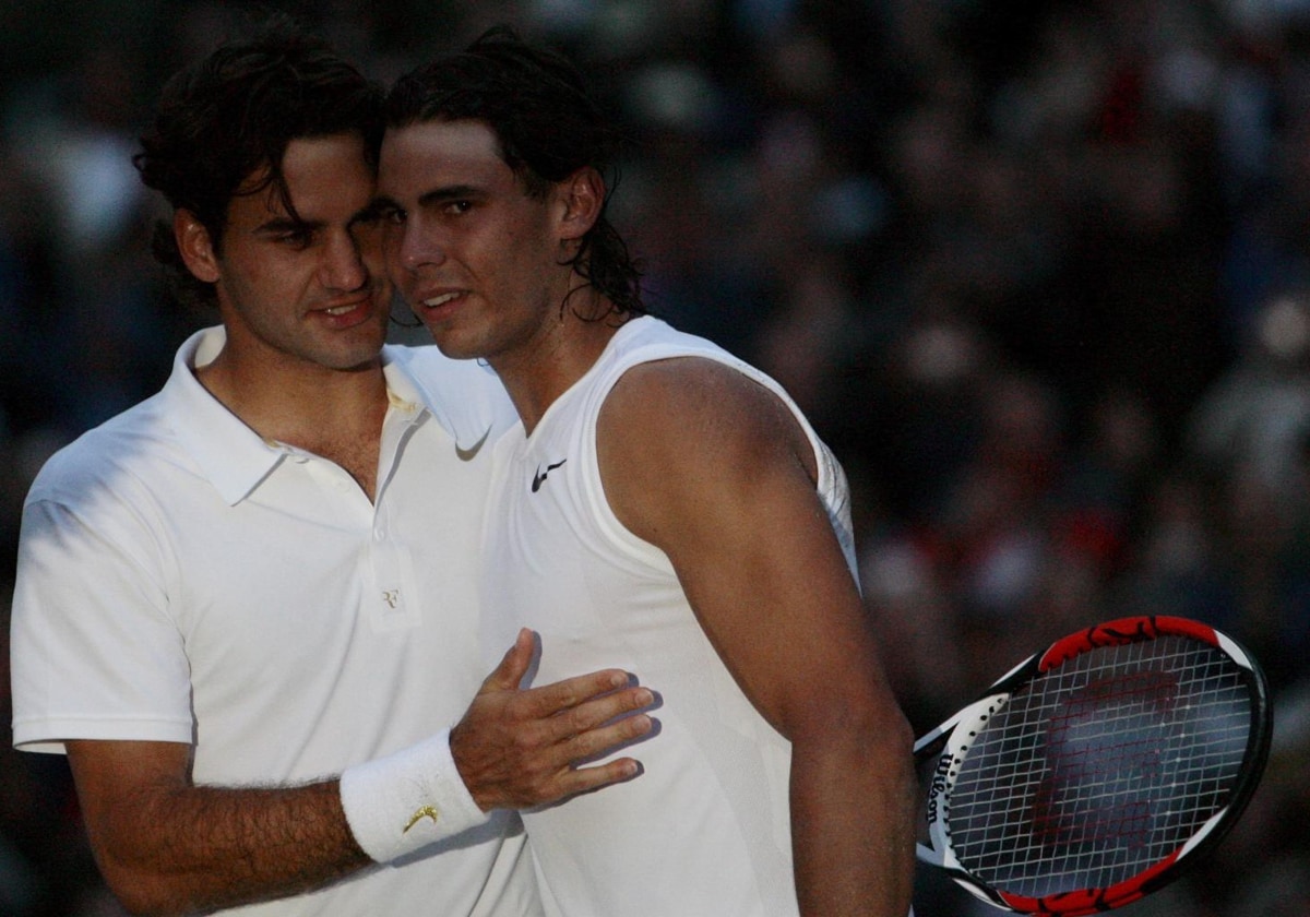 Federer felicita a Nadal tras la final de Wimbledon 2008