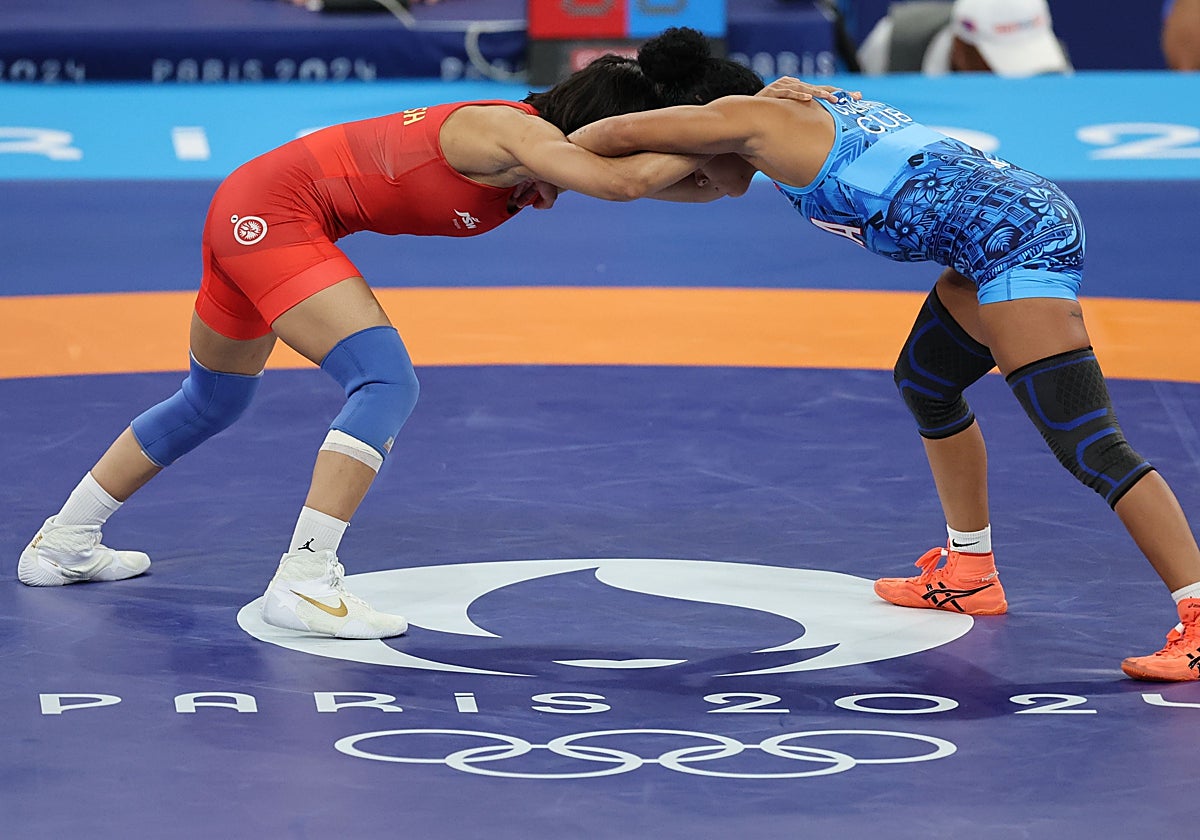 Un combate de lucha en los Juegos de París
