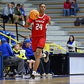 Enmanuel Hansel, de perder un brazo con seis años a soñar con la NBA