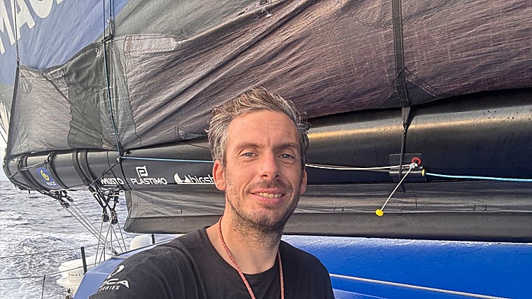 Charlie Dalin es el líder actual.