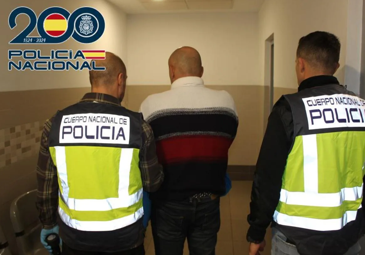 El presunto autor, en dependencias policiales tras ser detenido