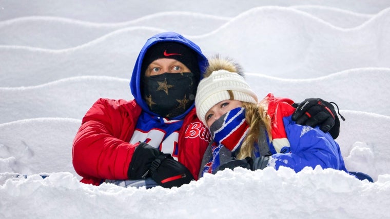 Aficionados de los Bills, en las gradas congeladas del Highmark