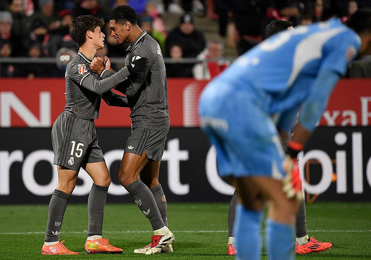 Güler y Bellingham celebran el segundo gol del Real Madrid ante el Girona, obra del turco