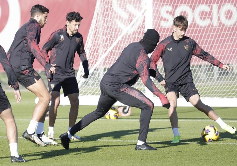 entrenamiento-sevilla-RTFhFbnH0pdrBqeWdCgQ1EK-758x531@diario_abc.jpeg