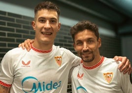 Castrín y su debut con el Sevilla en la Copa: «Los compañeros ya me decían 'tranquilo, mañana te toca, a disfrutar'»