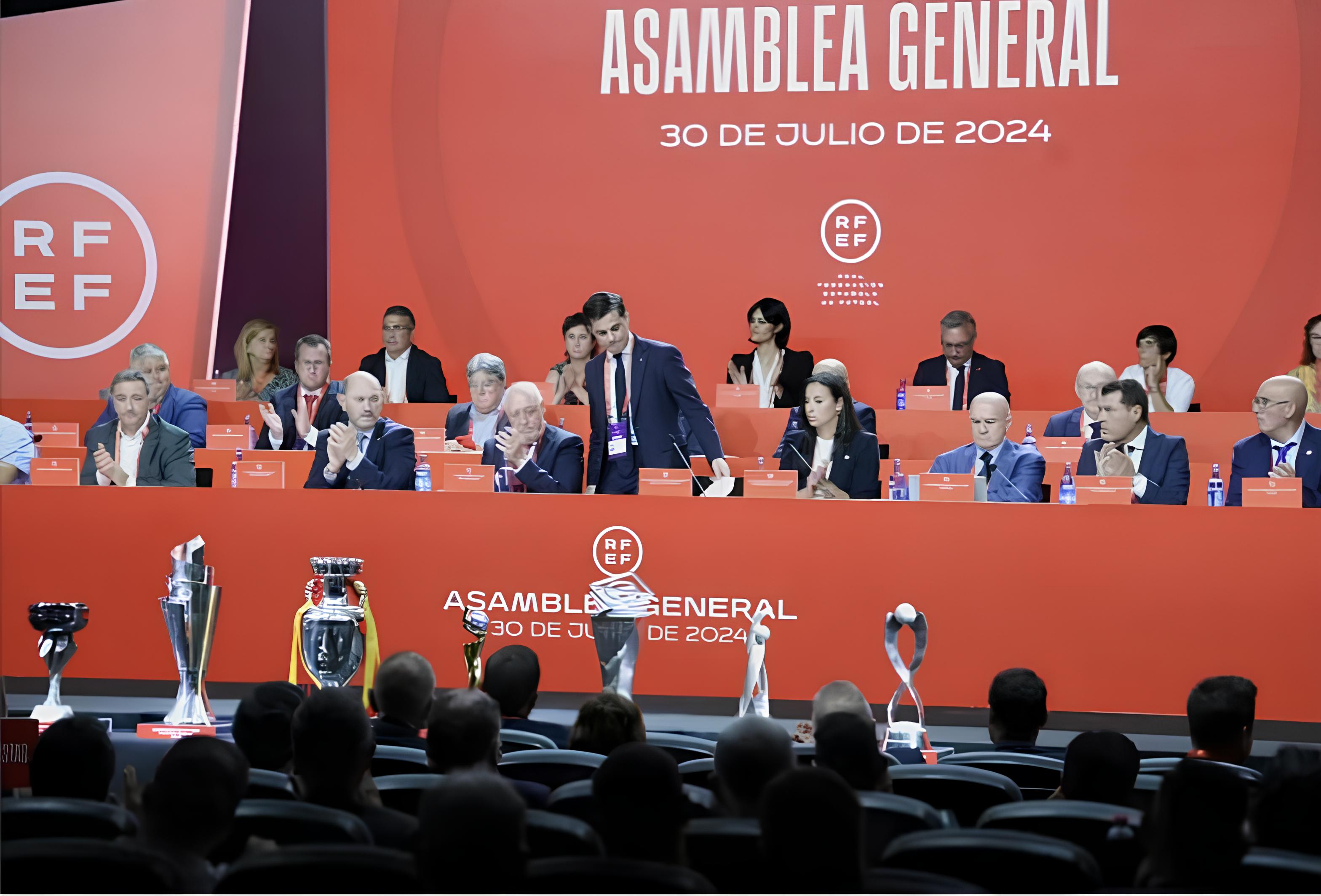 Rafael Louzán logra la mayoría absoluta y es el nuevo presidente de la Federación Española de Fútbol