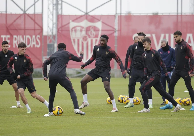 entrenamiento-sevilla-RreTyXI17adZCUS3meAyXgJ-758x531@diario_abc.jpg