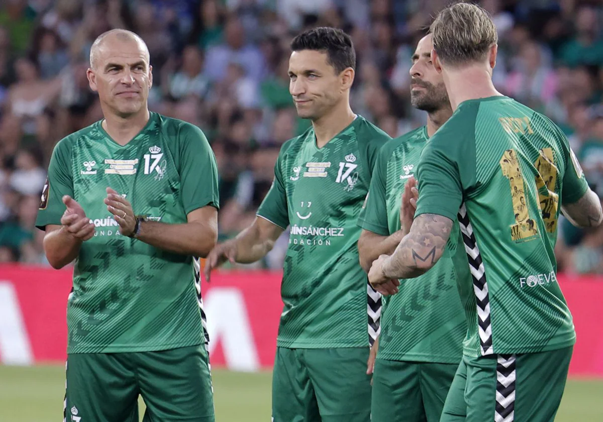 Jesús Navas, junto a Duda, Borja Valero y Guti en el homenaje a Joaquín en junio de 2023