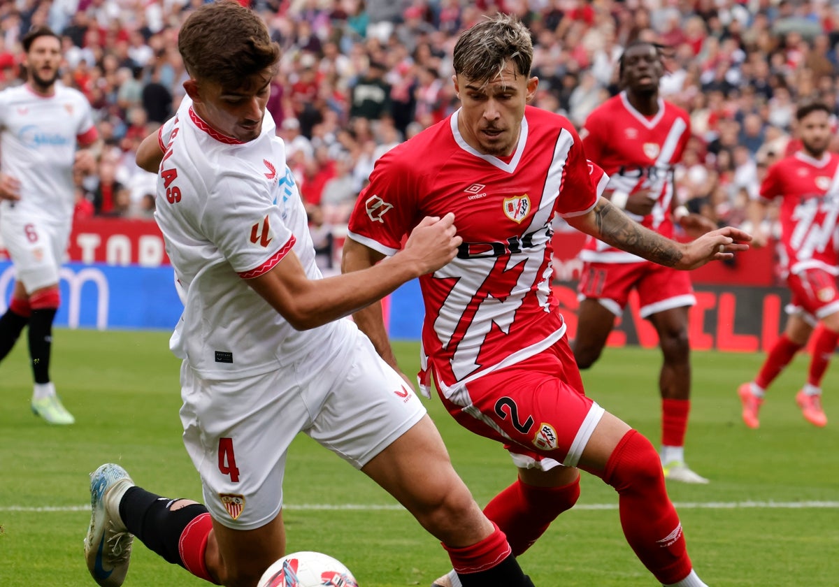 Kike Salas, durante el Sevilla - Rayo Vallecano