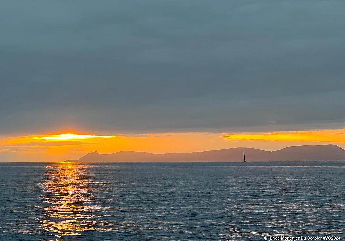 El Maître CoQ V, en el canal de Beagle.