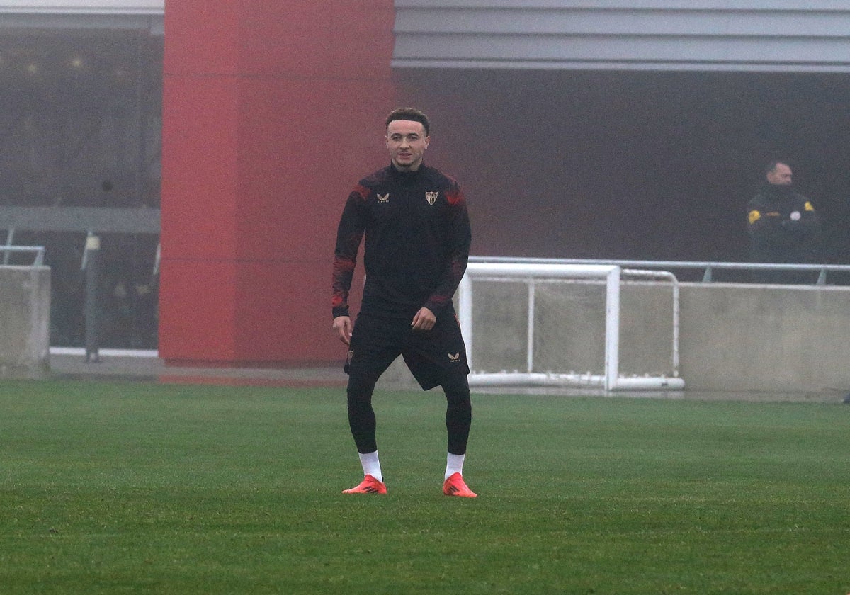 Rubén Vargas, en su primer entrenamiento con el Sevilla.