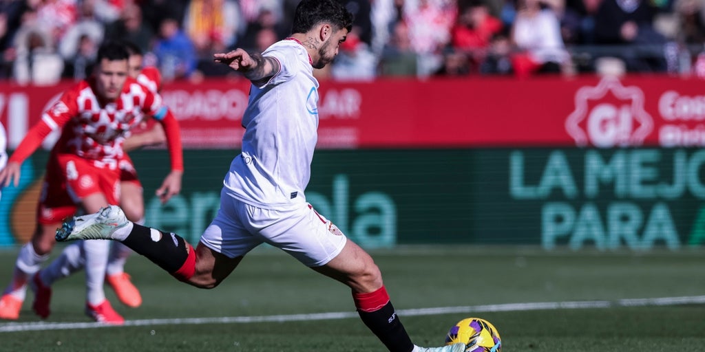 Las sanciones de Pedrosa e Isaac abre la puerta a Kike Salas e Iheanacho para el Sevilla - Espanyol