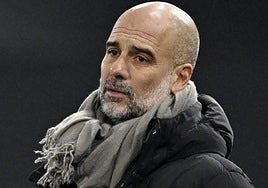 Guardiola durante la goleada del Manchester City al Ipswich Town (0-6)