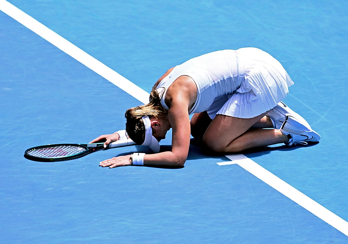 Badosa celebra el triunfo ante Gauff que la lleva a la semifinal de Australia