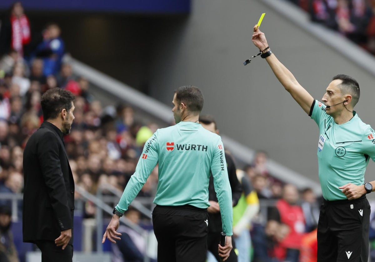 Sánchez Martínez y Simeone, durante el Atlético-Villarreal