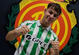 Ángel Ortiz, de la sorpresa en el once a su primera asistencia en su debut con el Betis