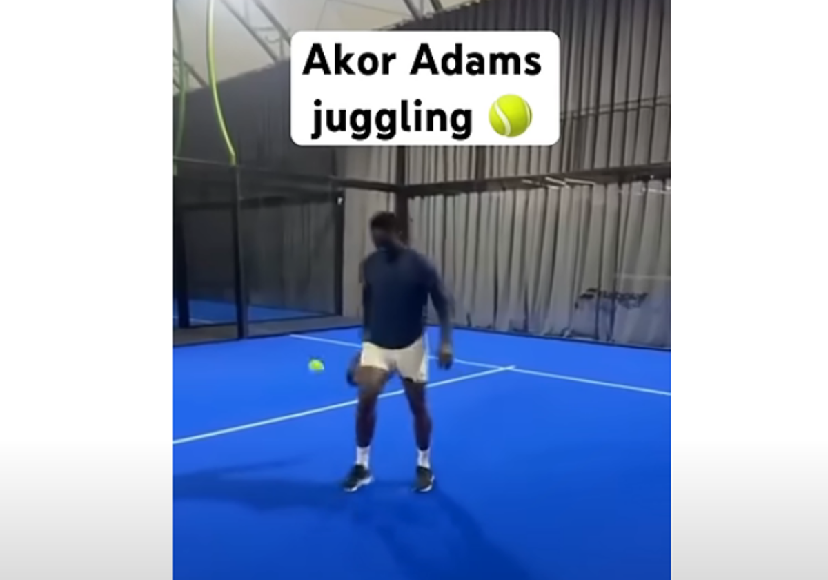 En vídeo: Akor Adams, aficionado al pádel y al malabarismo con la pelota
