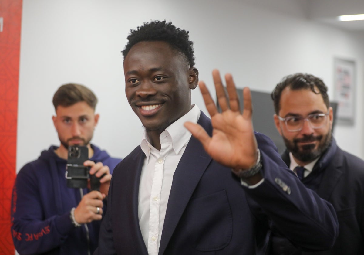 Presentación de Akor Adams como nuevo jugador del Sevilla FC
