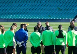 Pellegrini: «Con las salidas de Assane y Juanmi necesitamos un punta»