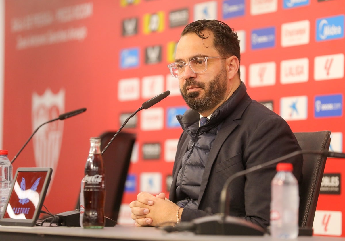 Víctor Orta, durante la presentación de Akor Adams como nuevo jugador del Sevilla