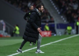 Simeone tira de humor ante el comunicado del Madrid: «Llegaremos al Bernabéu como siempre... en autobús»