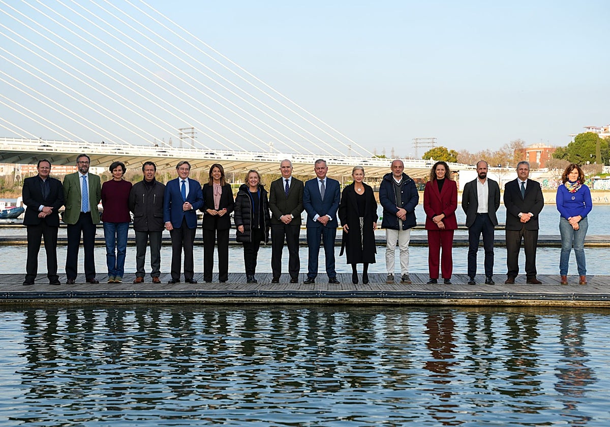 Los miembros del Comité Organizador de la Copa del Mundo de Remo Sevilla 2026