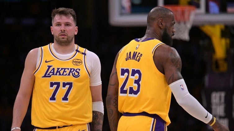 La estrella de Doncic desprende su primer destello en Los Ángeles