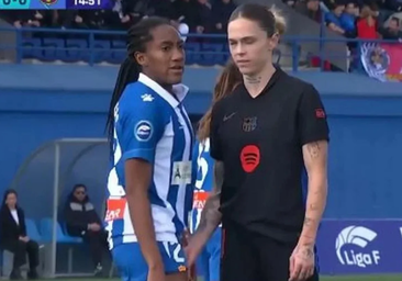 Mapi León descoloca el relato