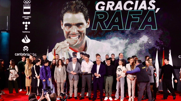 Nadal recibe el cariño de deportistas olímpicos