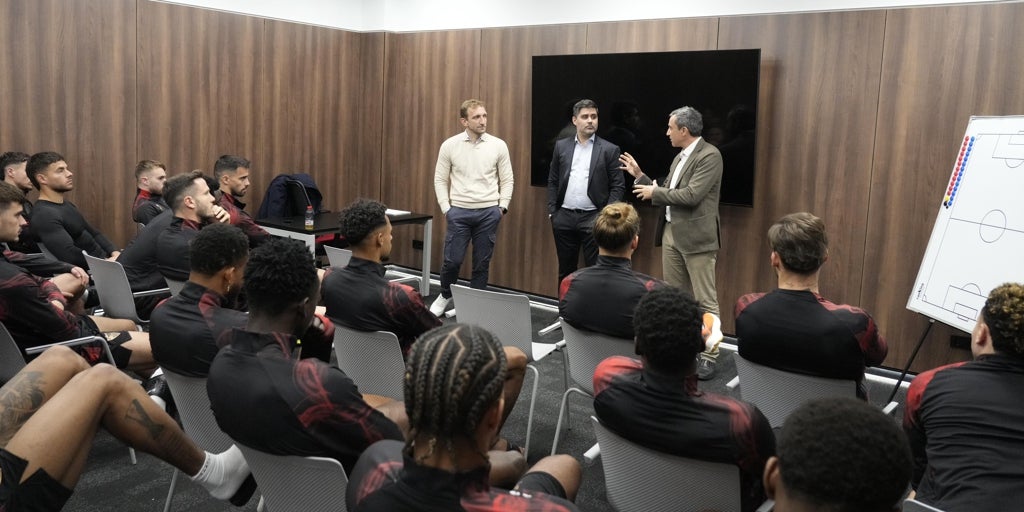 La AFE se reúne con los futbolistas del Sevilla