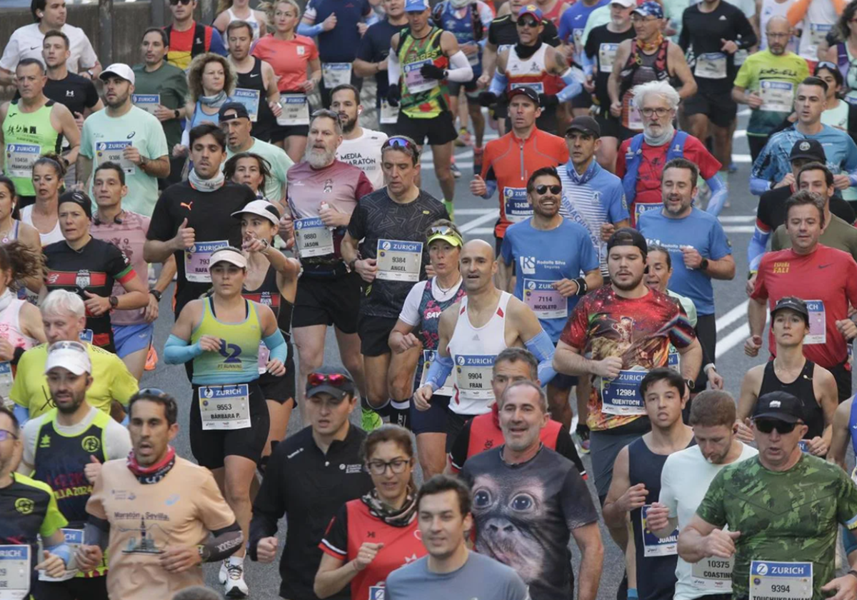 Corredores del Zurich Maratón Sevilla durante la edición de 2024