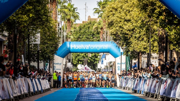 Salida de la pasada edición de la Media Maratón 21K Ciudad de Huelva