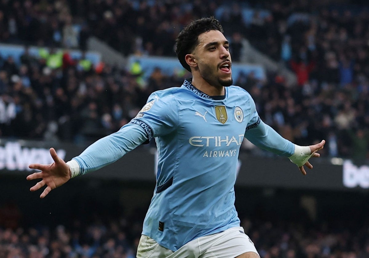 Marmoush, celebrando uno de sus tres goles ante el Newcastle el pasado sábado