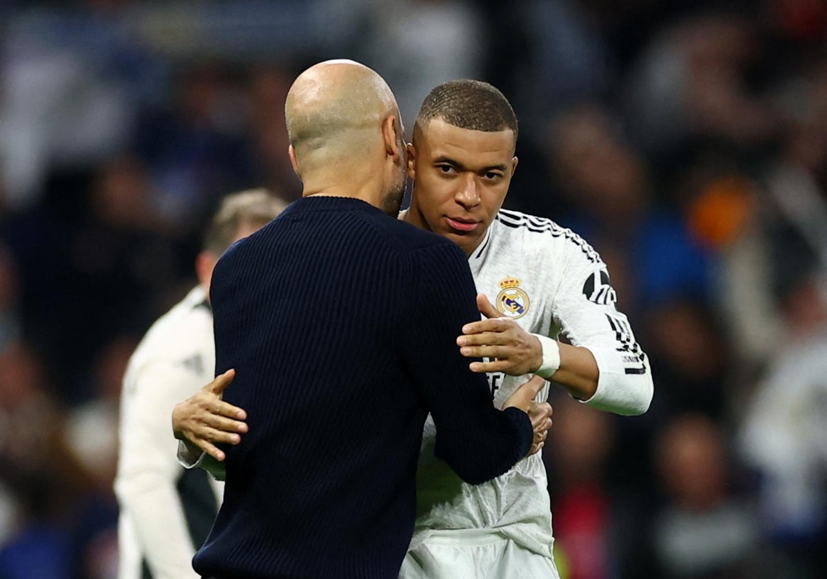 Mbappé y Guardiola, abrazados al final del Madrid-City