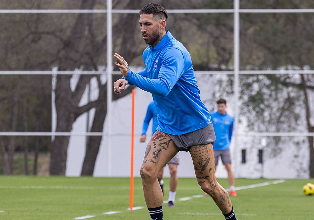 Sergio Ramos, en uno de sus primeros entrenamientos con el Rayados de Monterrey