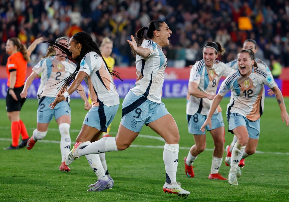 Cristina Martín-Prieto celebra el gol de la victoria ante Bélgica