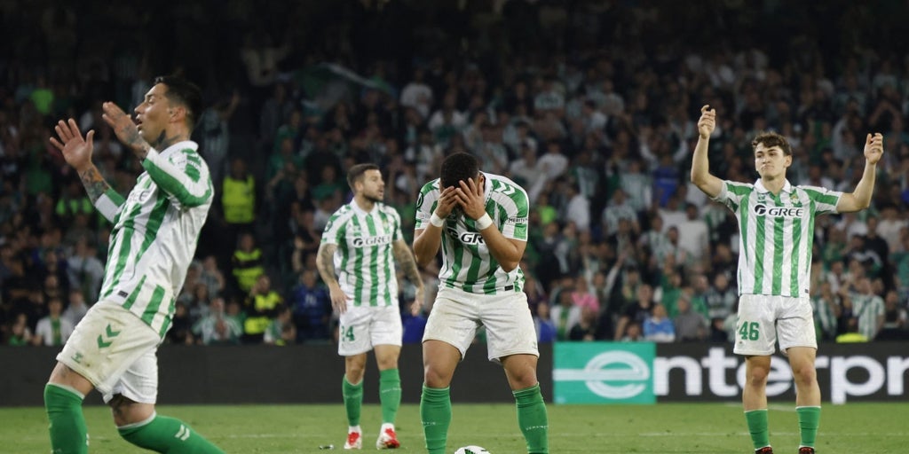 El Betis protege a Vitor Roque