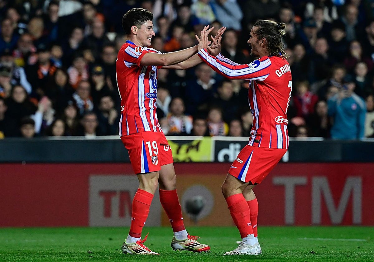 Griezmann inventa, Julián Álvarez ejecuta