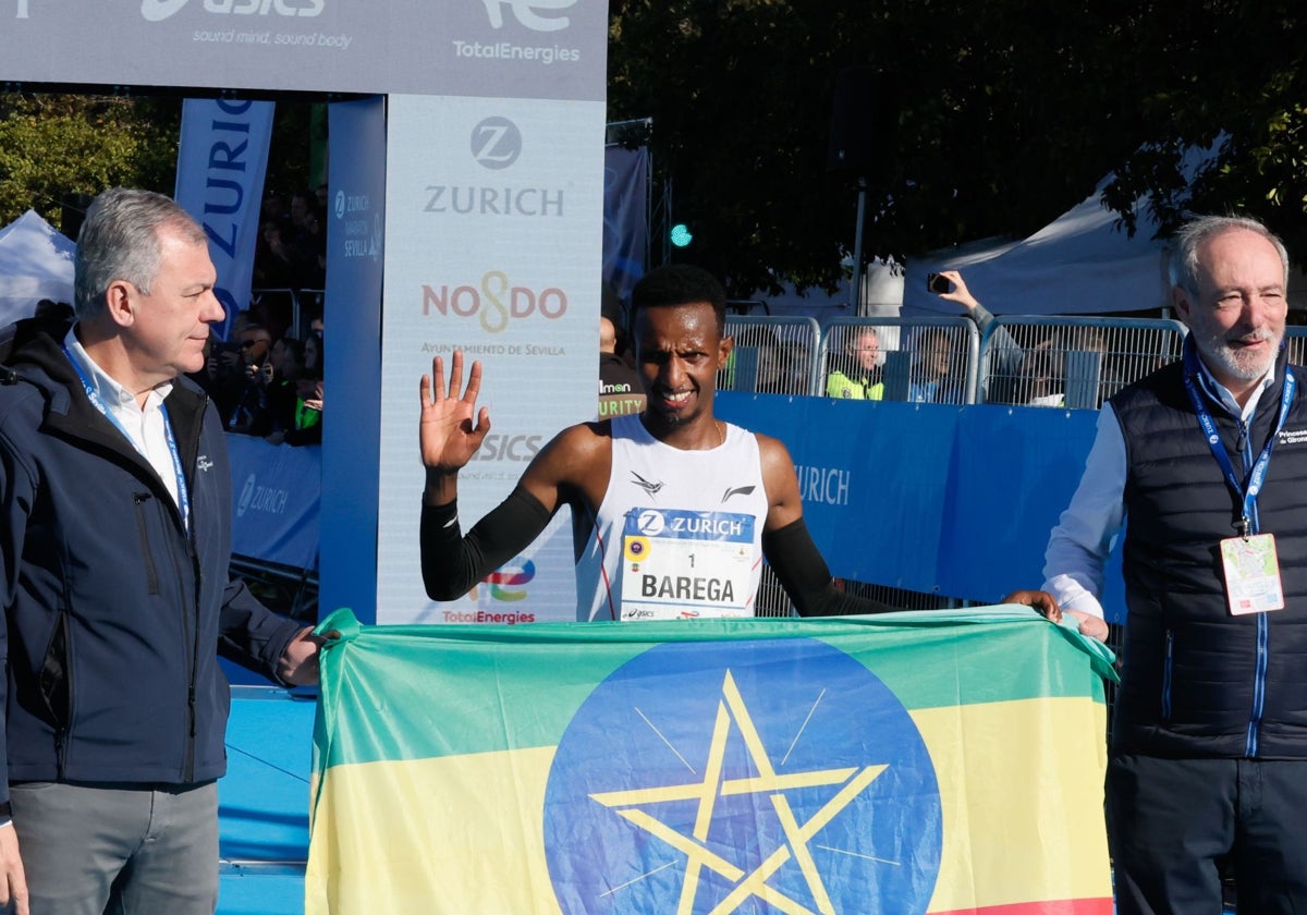 Selemon Barega, campeón del Zurich Maratón de Sevilla 2025
