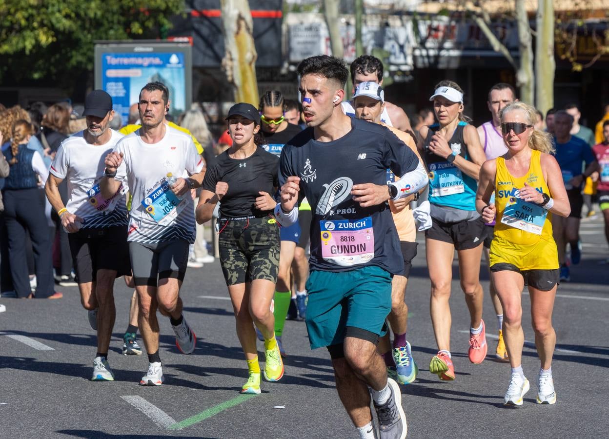 La maratón recorrió alguno de los principales barrios de la capital hispalense