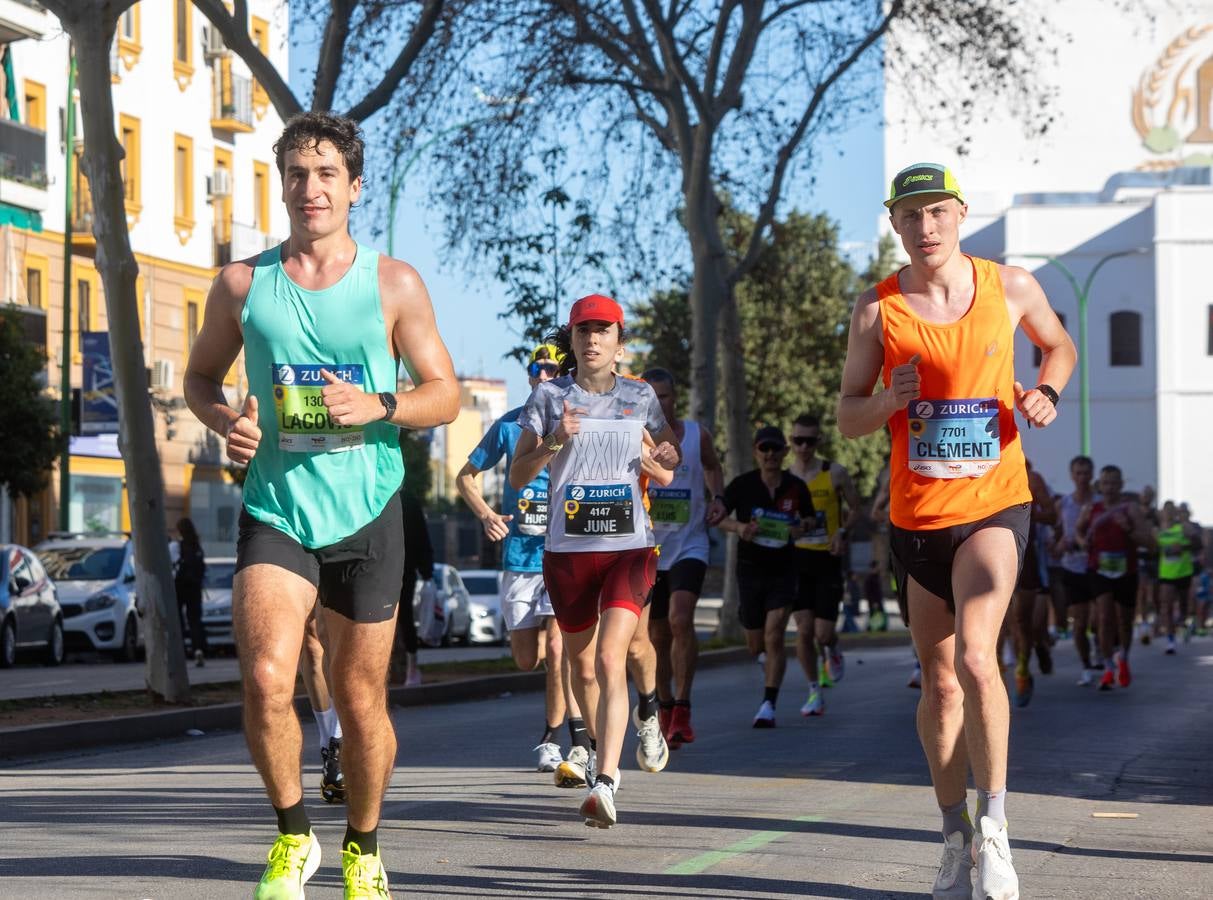 La maratón recorrió alguno de los principales barrios de la capital hispalense