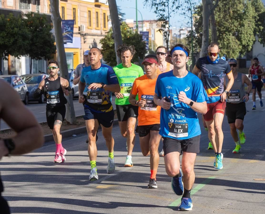 La maratón recorrió alguno de los principales barrios de la capital hispalense