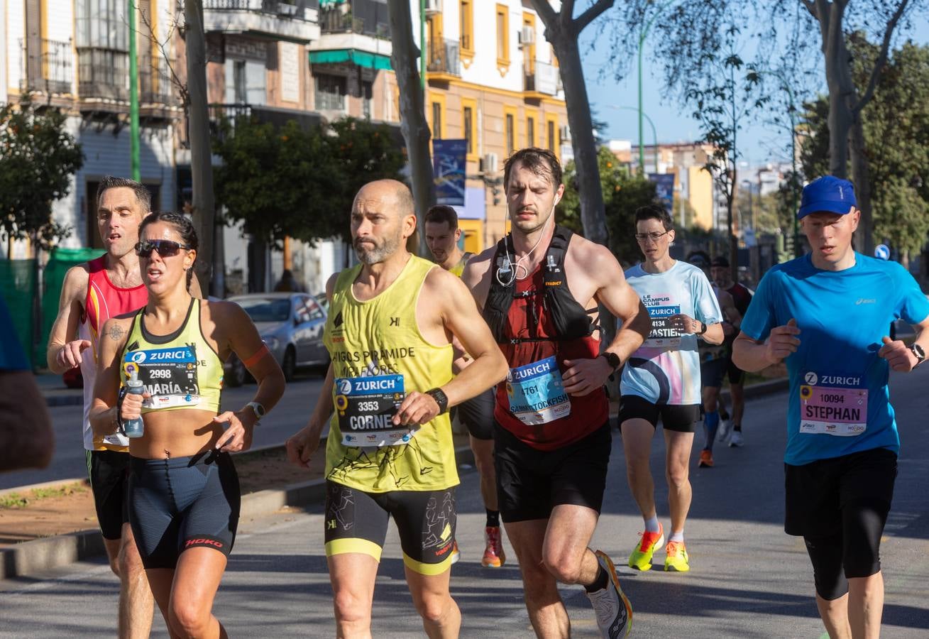 La maratón recorrió alguno de los principales barrios de la capital hispalense