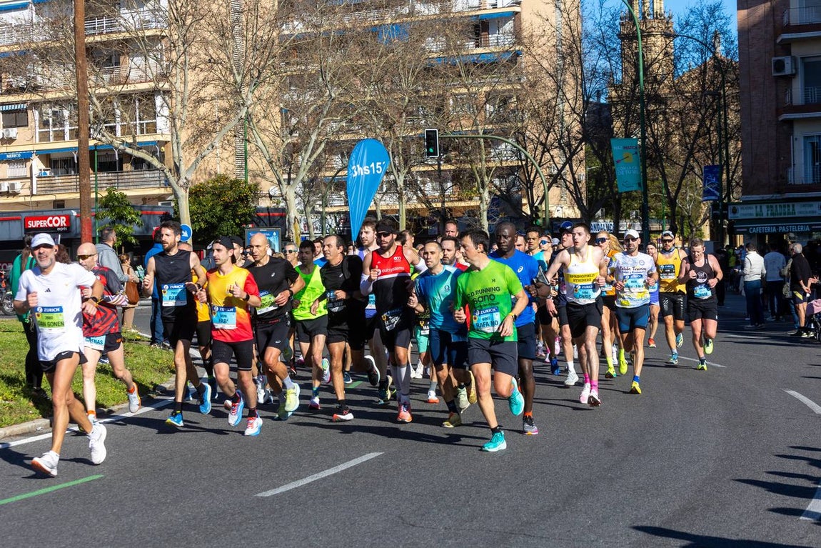 La maratón recorrió alguno de los principales barrios de la capital hispalense
