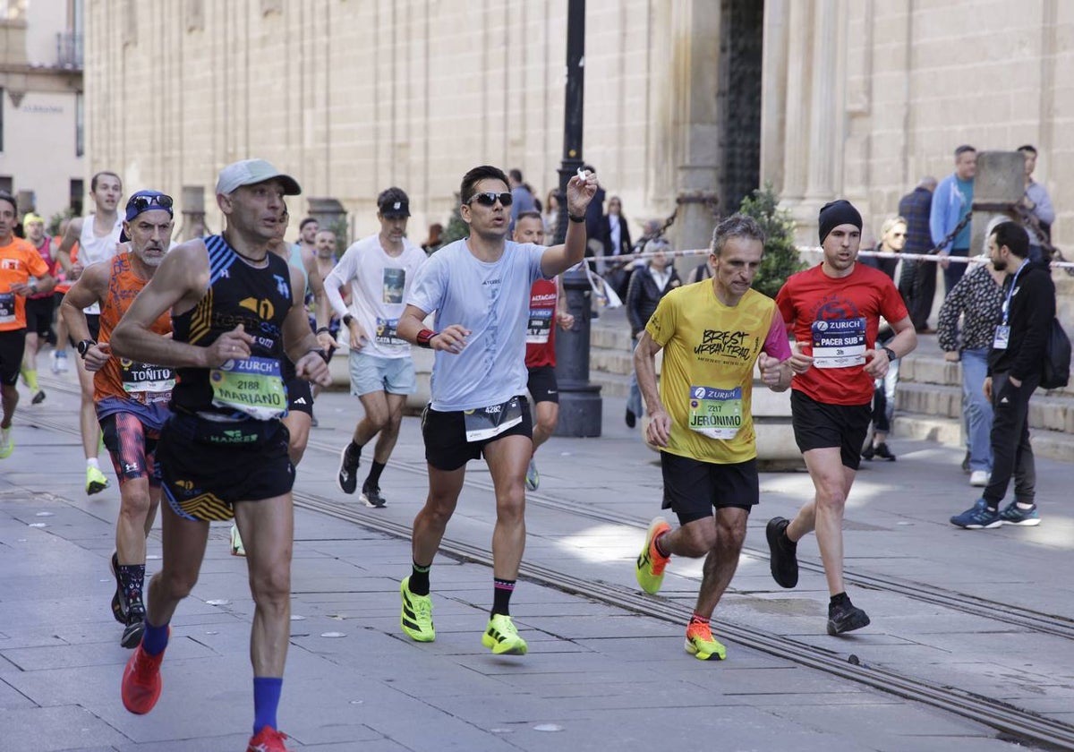 La prueba sevillana supone un gran aliciente para los corredores profesionales y amateur