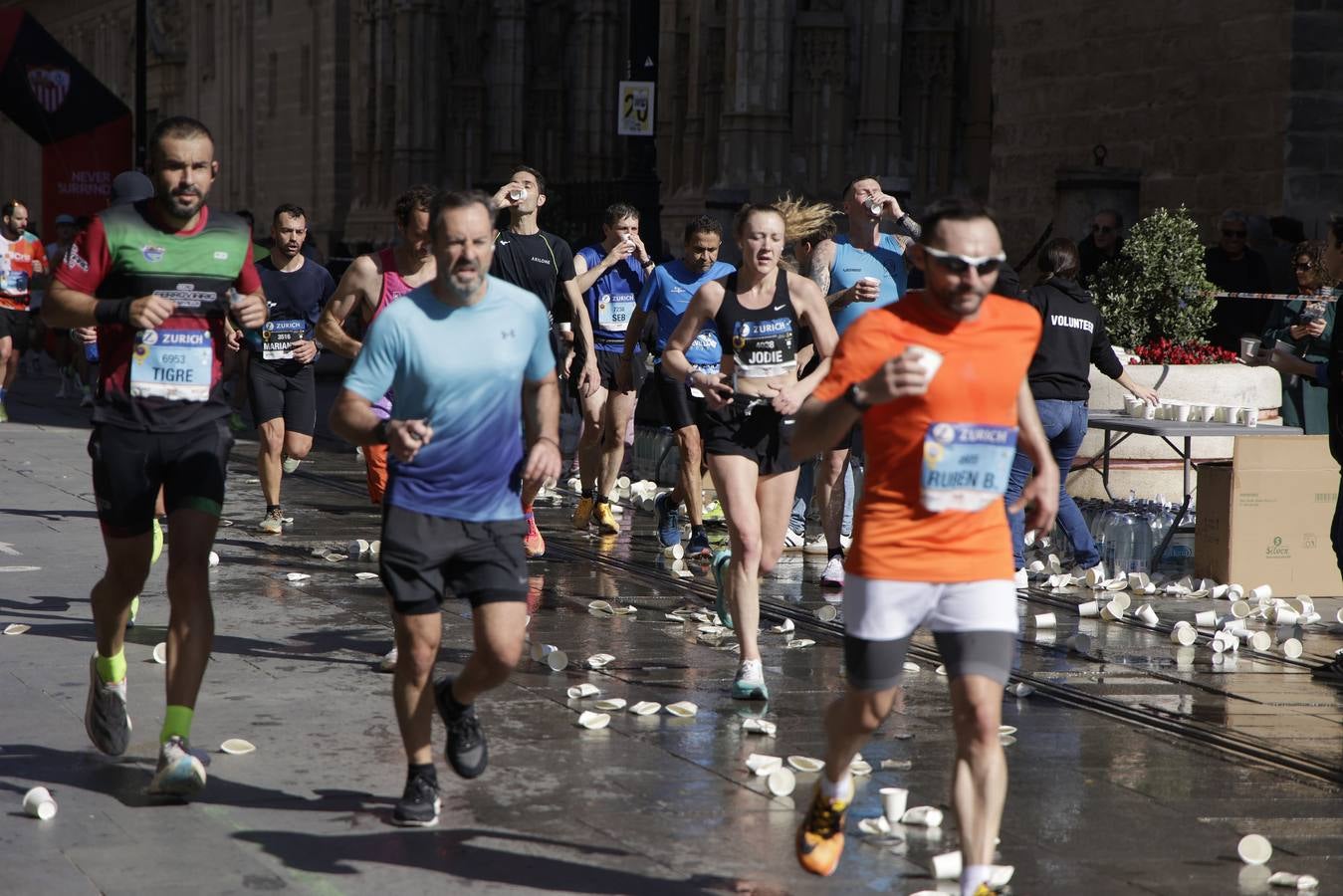 La prueba sevillana supone un gran aliciente para los corredores profesionales y amateur